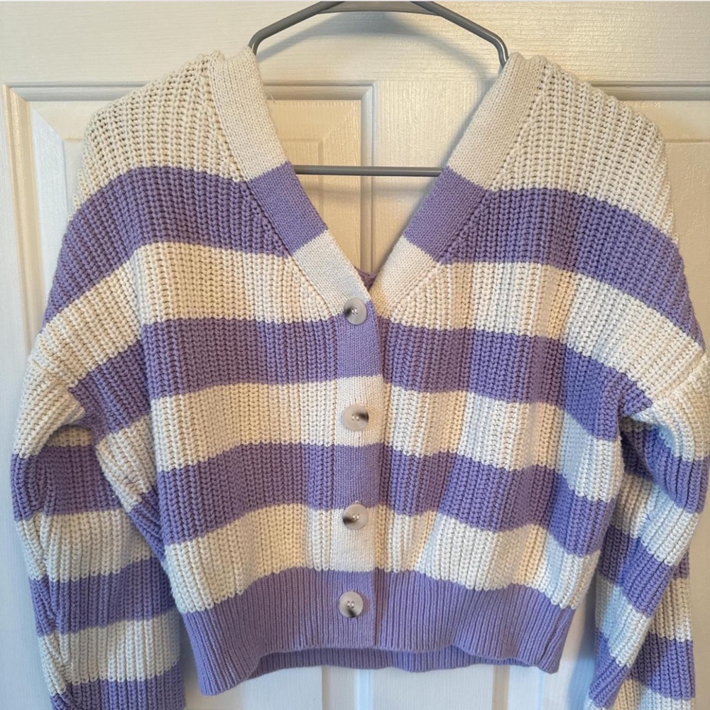 Jessica Simpson Lavender and Cream Knit Top